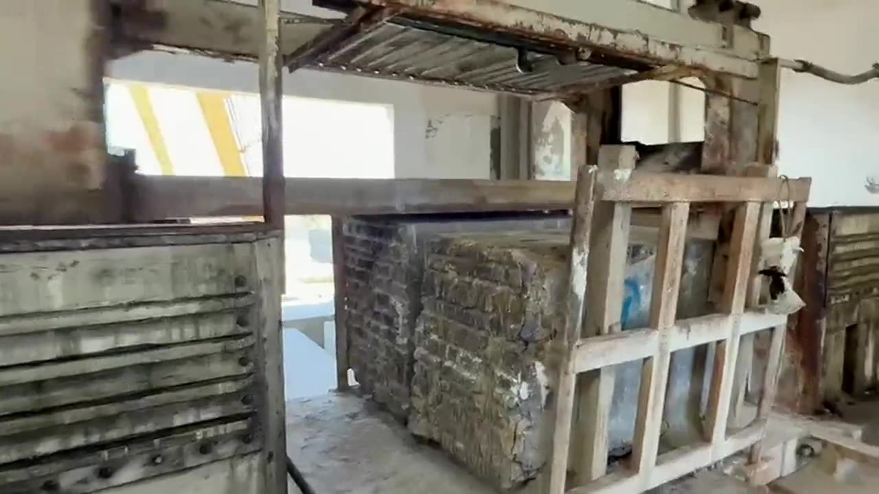 Gangsaw cutting a block into slabs at the Wesha Stones factory, Abd El Kader, Alexandria